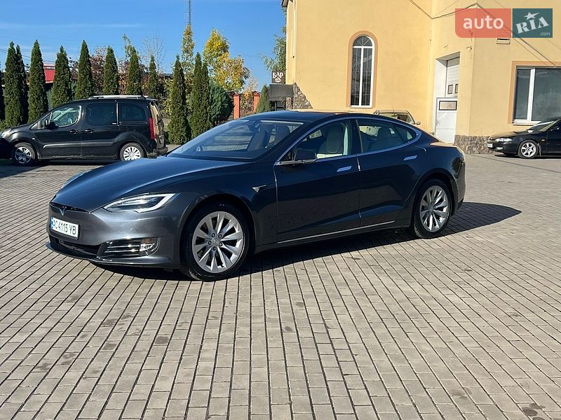 Ліфтбек Tesla Model S 2018 в Луцьку