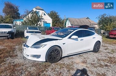 Лифтбек Tesla Model S 2016 в Сквире