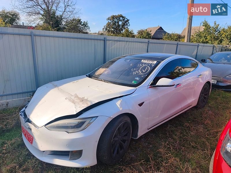 Tesla Model S 2016