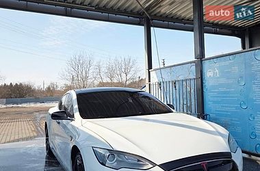 Ліфтбек Tesla Model S 2013 в Ружині