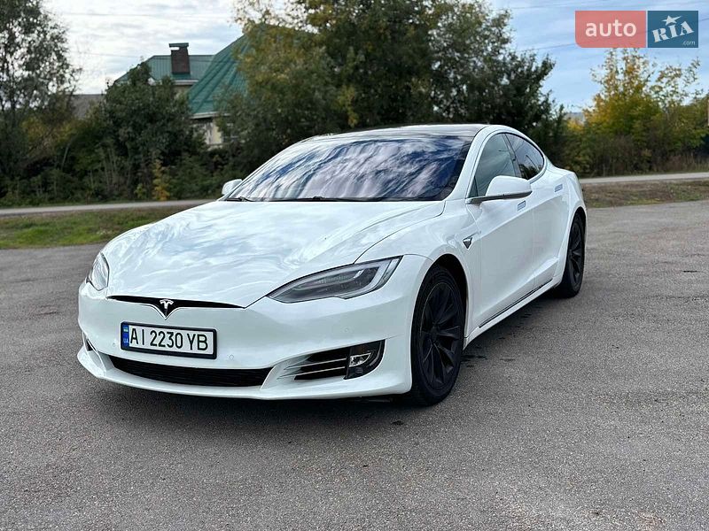 Ліфтбек Tesla Model S 2019 в Києві
