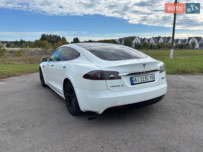 Ліфтбек Tesla Model S 2019 в Києві