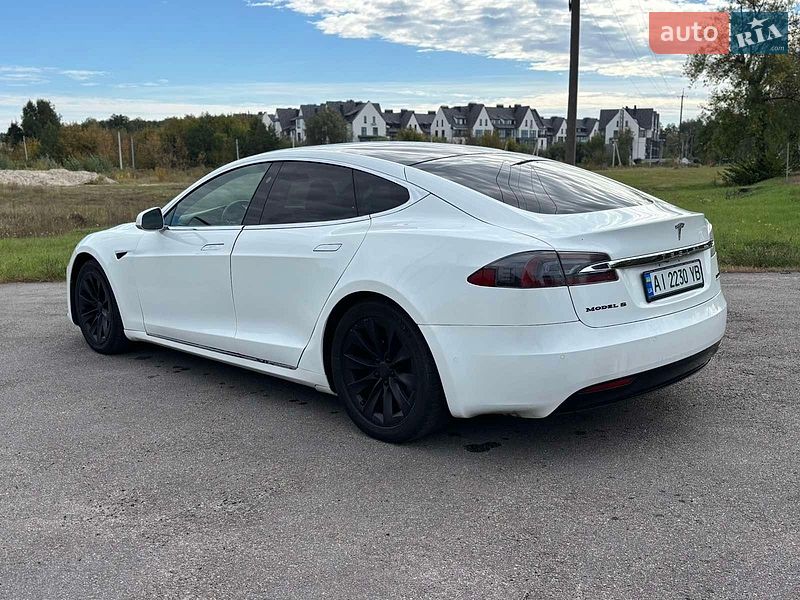 Ліфтбек Tesla Model S 2019 в Києві