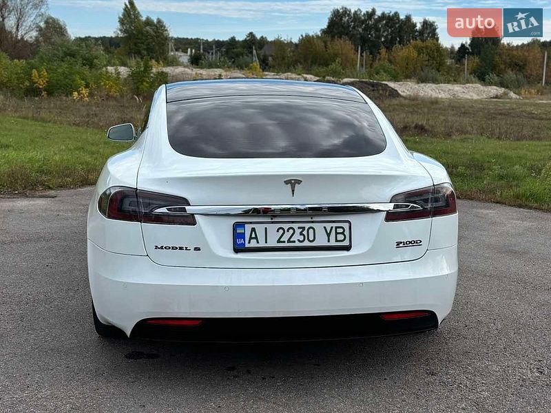 Ліфтбек Tesla Model S 2019 в Києві