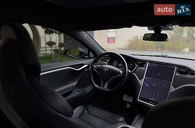 Лифтбек Tesla Model S 2017 в Львове