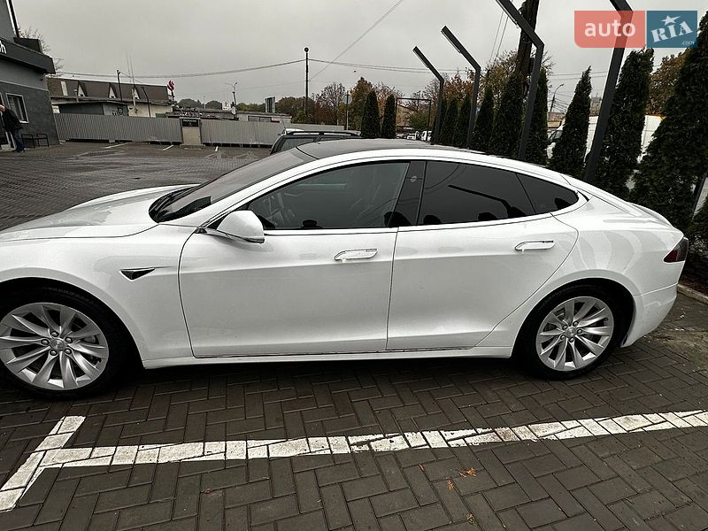 Ліфтбек Tesla Model S 2018 в Кам'янець-Подільському