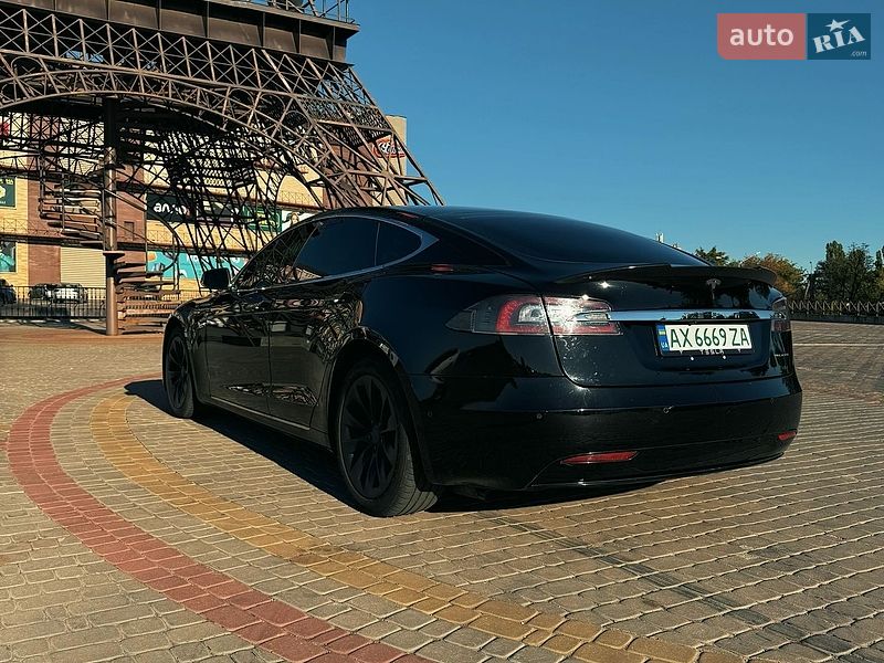 Ліфтбек Tesla Model S 2020 в Харкові