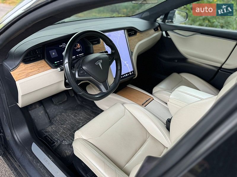 Ліфтбек Tesla Model S 2020 в Дніпрі