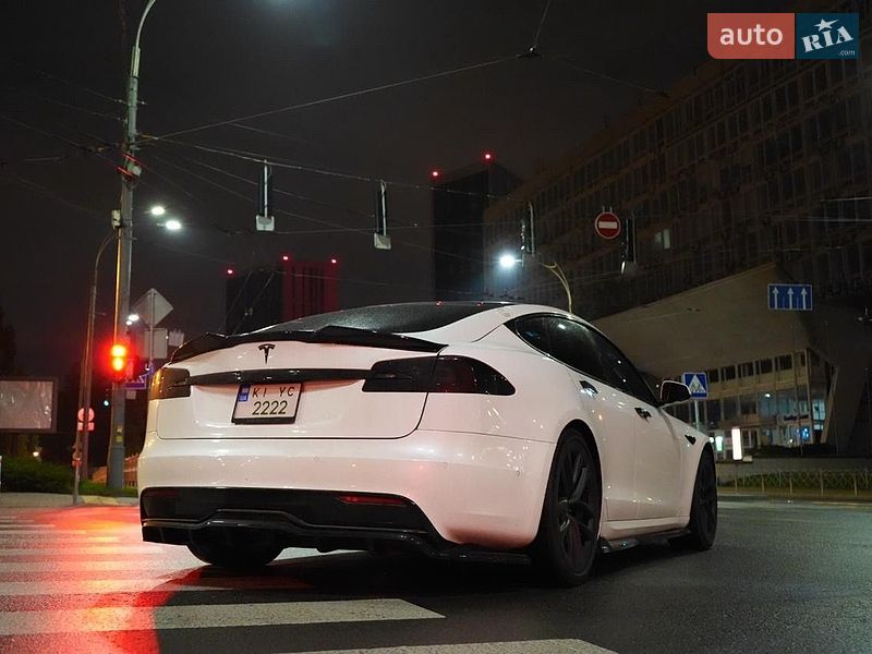 Лифтбек Tesla Model S 2021 в Киеве