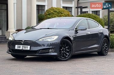 Ліфтбек Tesla Model S 2020 в Стрию