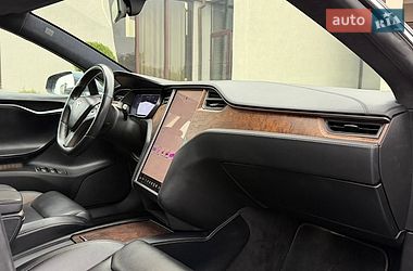 Ліфтбек Tesla Model S 2020 в Стрию