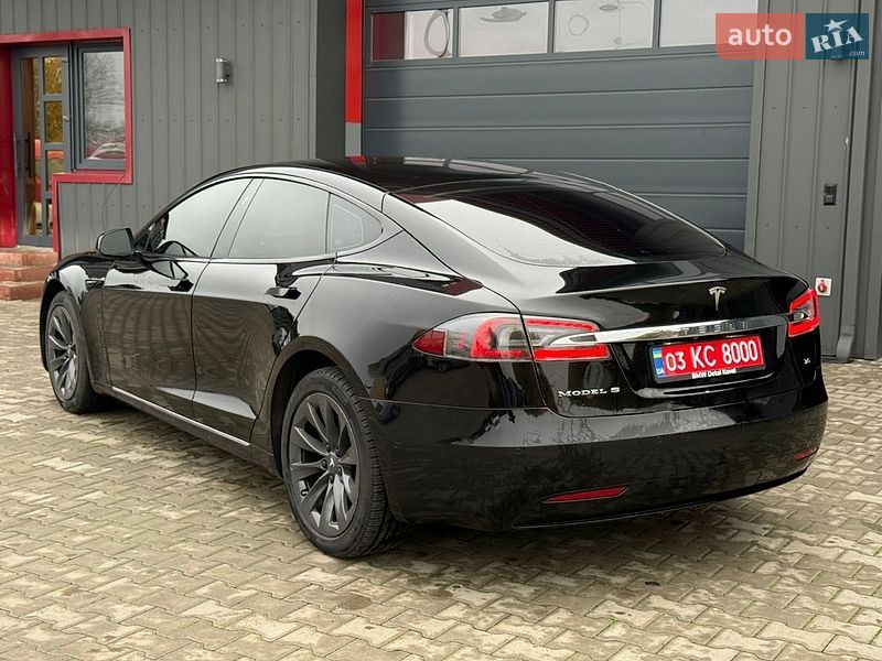 Лифтбек Tesla Model S 2018 в Ковеле