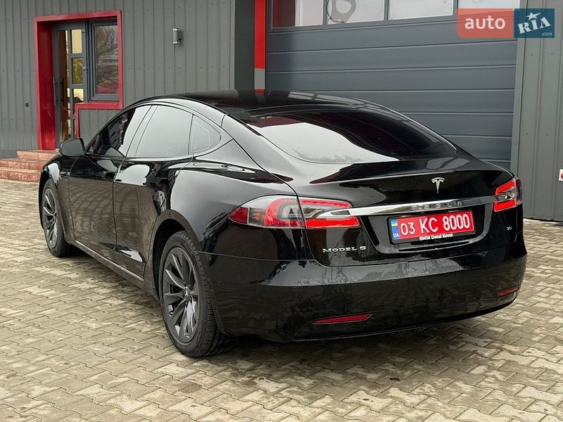 Лифтбек Tesla Model S 2018 в Ковеле