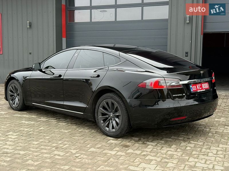 Лифтбек Tesla Model S 2018 в Ковеле