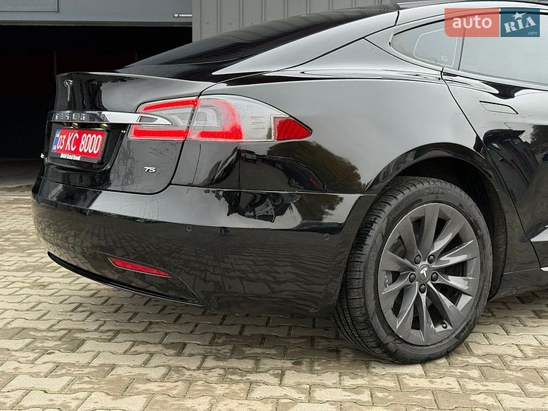 Лифтбек Tesla Model S 2018 в Ковеле