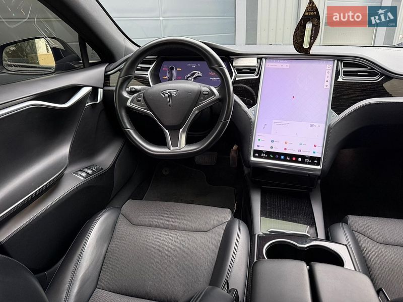 Лифтбек Tesla Model S 2018 в Ковеле