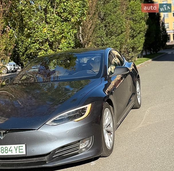 Tesla Model S 2017
