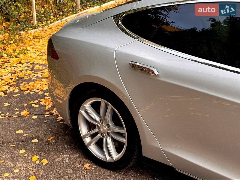 Ліфтбек Tesla Model S 2012 в Одесі
