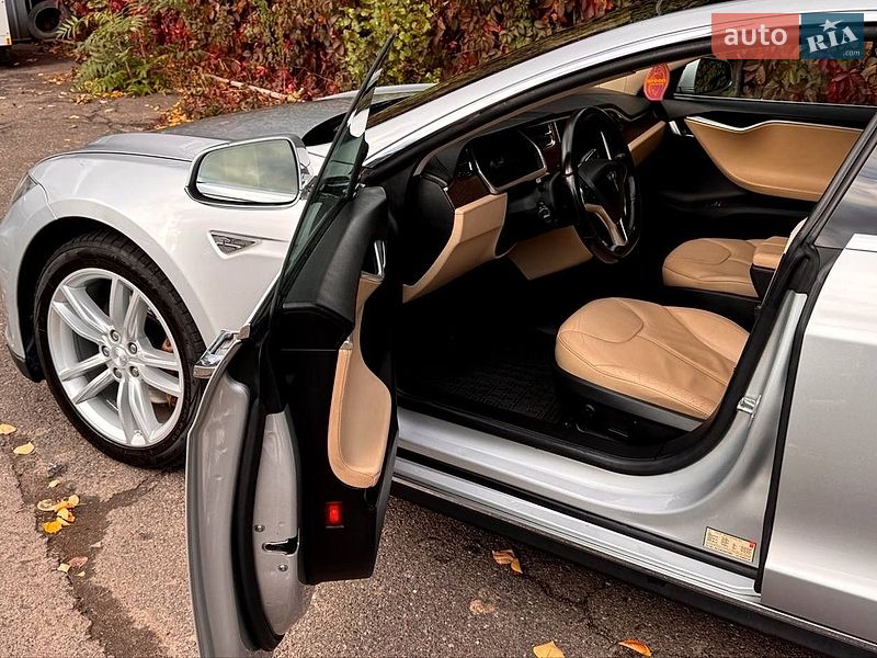 Ліфтбек Tesla Model S 2012 в Одесі