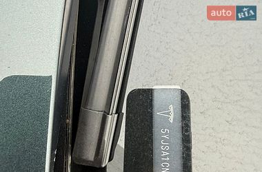 Лифтбек Tesla Model S 2013 в Львове