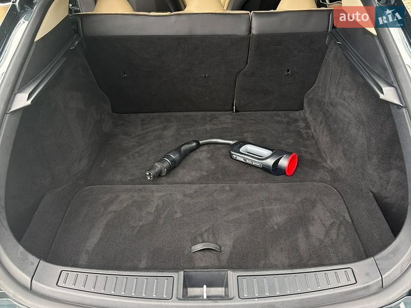 Лифтбек Tesla Model S 2013 в Львове