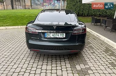 Лифтбек Tesla Model S 2013 в Львове