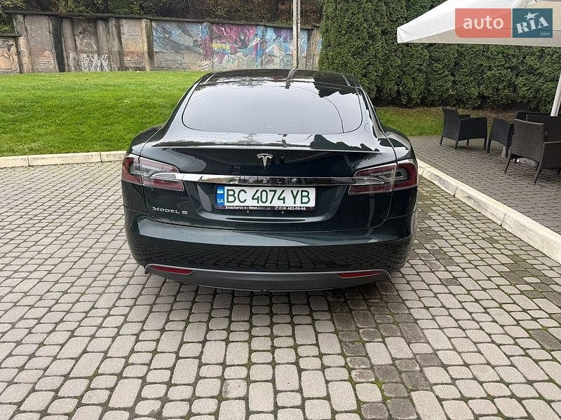 Лифтбек Tesla Model S 2013 в Львове
