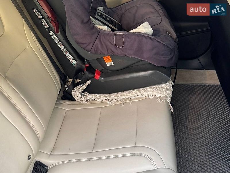 Лифтбек Tesla Model S 2017 в Киеве