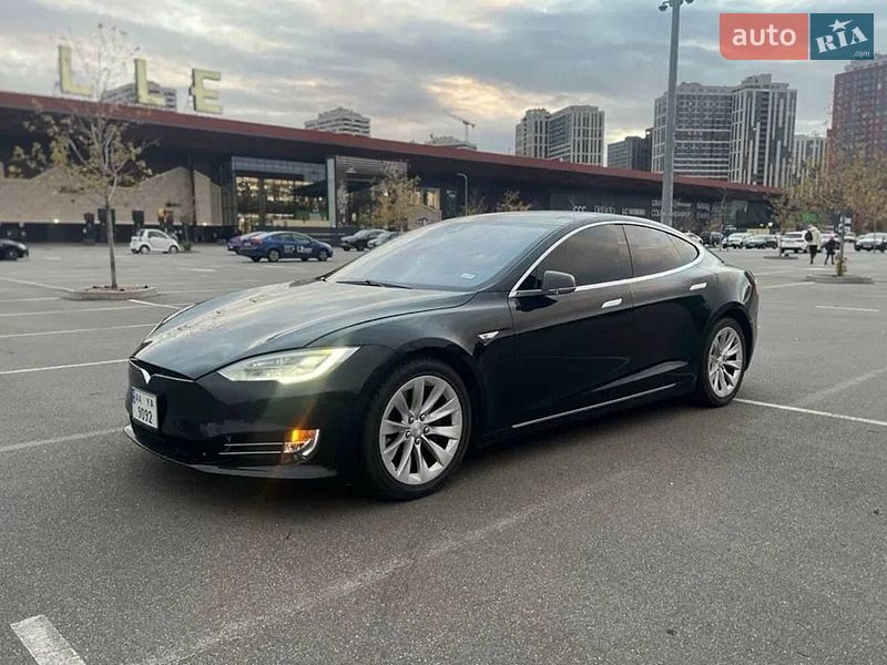 Ліфтбек Tesla Model S 2016 в Львові фото Ліфтбек Tesla Model S 2016 в Львові