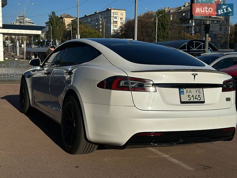 Ліфтбек Tesla Model S 2021 в Києві
