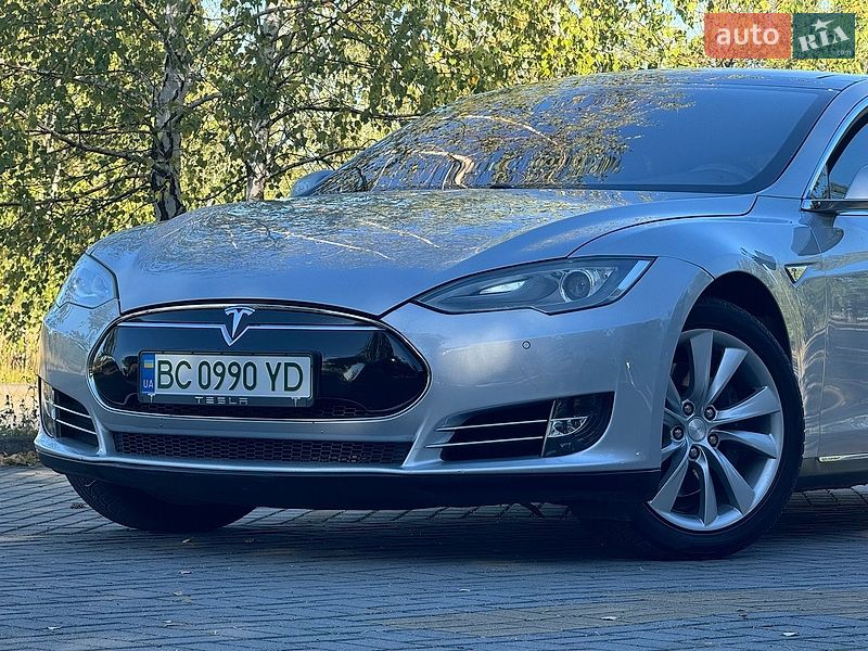Лифтбек Tesla Model S 2013 в Дрогобыче