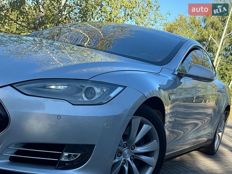 Лифтбек Tesla Model S 2013 в Дрогобыче