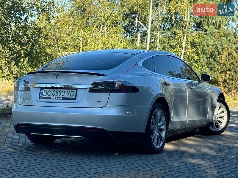 Лифтбек Tesla Model S 2013 в Дрогобыче