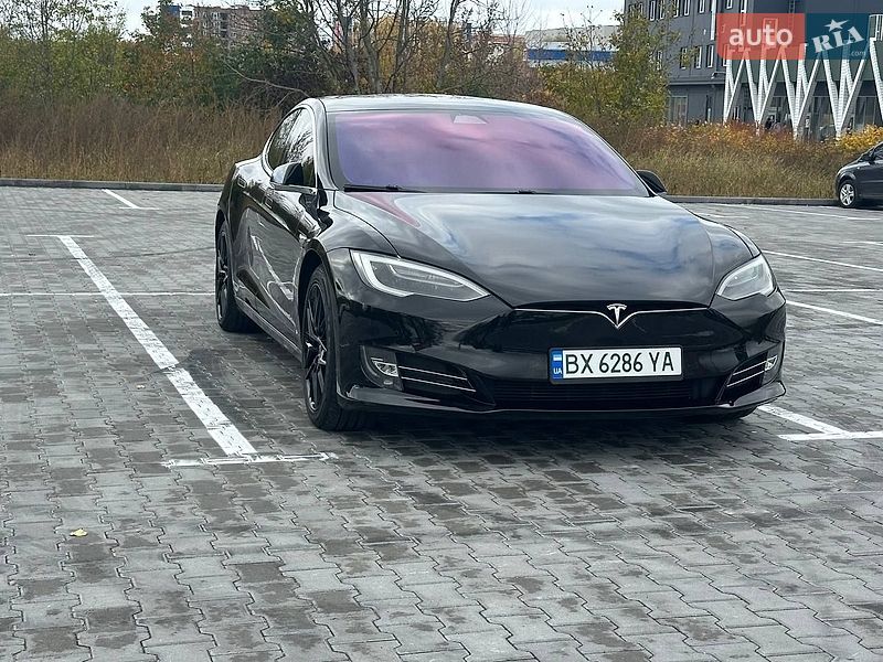 Лифтбек Tesla Model S 2018 в Хмельницком