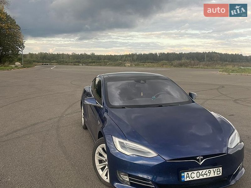 Лифтбек Tesla Model S 2016 в Луцке фото 3 Лифтбек Tesla Model S 2016 в Луцке