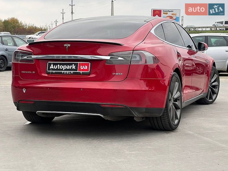 Лифтбек Tesla Model S 2013 в Львове