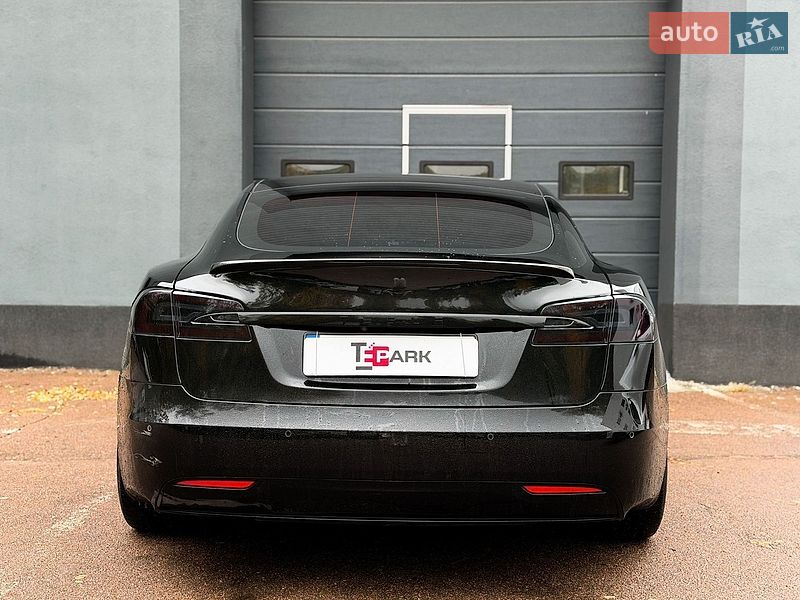 Лифтбек Tesla Model S 2019 в Киеве