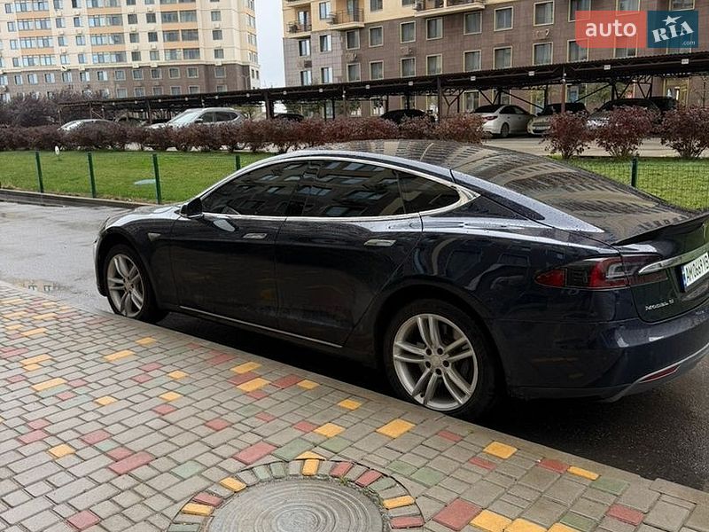 Лифтбек Tesla Model S 2013 в Одессе