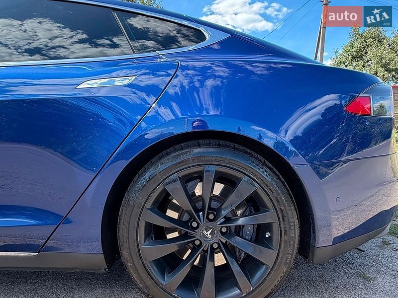 Лифтбек Tesla Model S 2015 в Луцке фото 3 Лифтбек Tesla Model S 2015 в Луцке