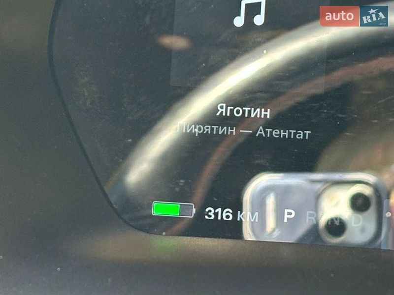 Лифтбек Tesla Model S 2015 в Львове