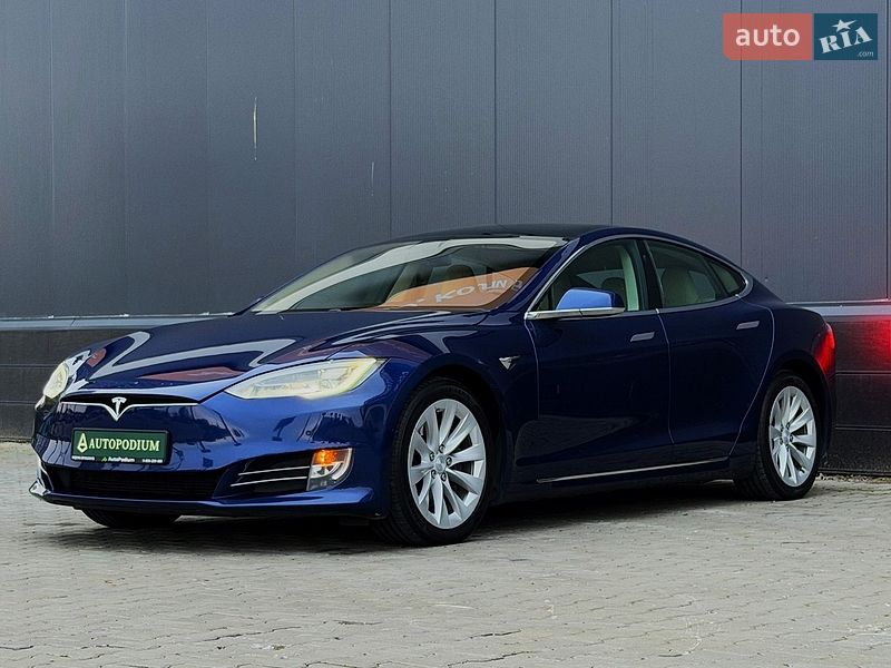 Лифтбек Tesla Model S 2018 в Киеве фото 3 Лифтбек Tesla Model S 2018 в Киеве