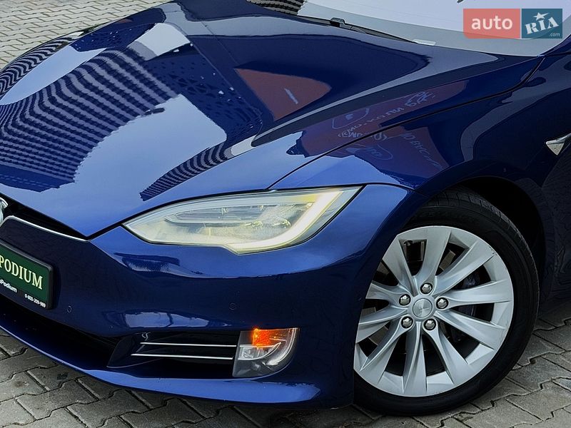 Лифтбек Tesla Model S 2018 в Киеве фото 10 Лифтбек Tesla Model S 2018 в Киеве