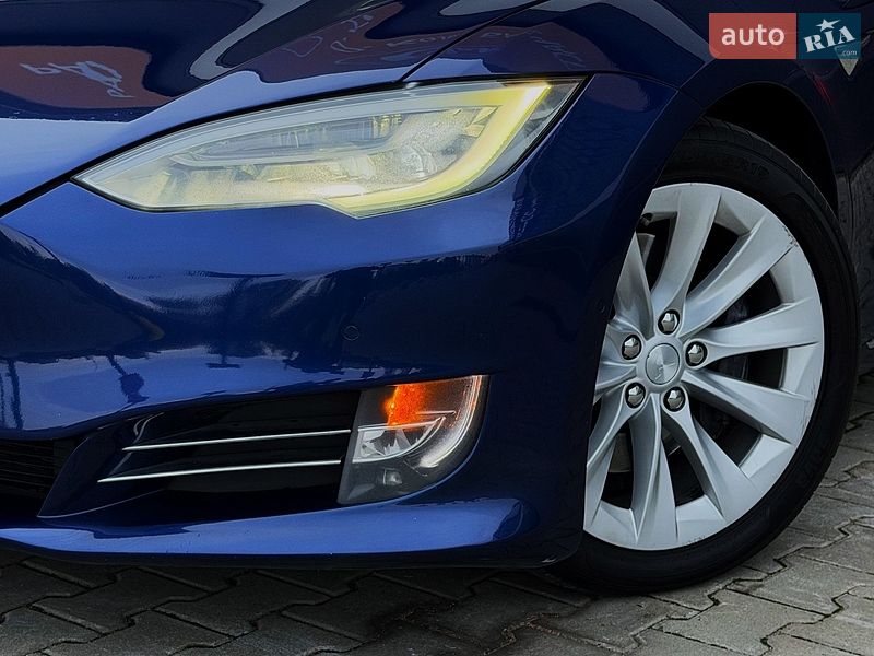 Лифтбек Tesla Model S 2018 в Киеве фото 9 Лифтбек Tesla Model S 2018 в Киеве