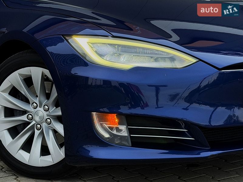 Лифтбек Tesla Model S 2018 в Киеве фото 13 Лифтбек Tesla Model S 2018 в Киеве