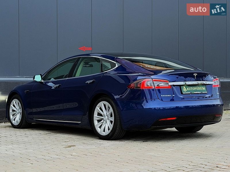 Лифтбек Tesla Model S 2018 в Киеве фото 21 Лифтбек Tesla Model S 2018 в Киеве