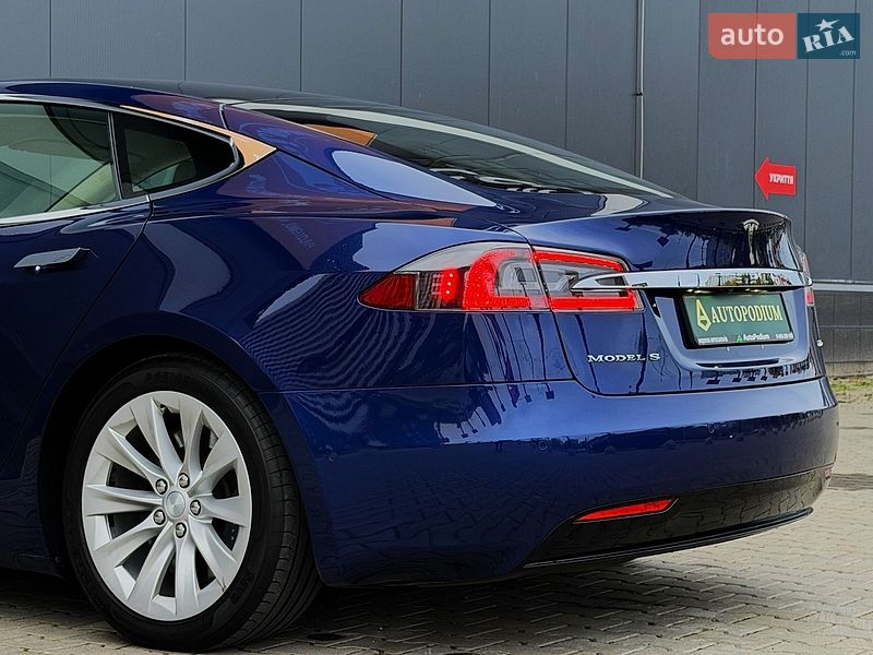 Лифтбек Tesla Model S 2018 в Киеве фото 22 Лифтбек Tesla Model S 2018 в Киеве