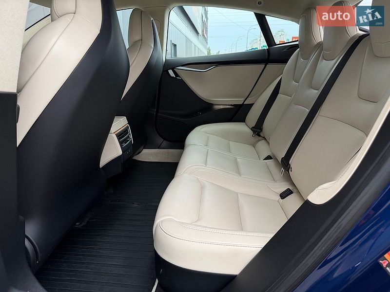 Лифтбек Tesla Model S 2018 в Киеве фото 29 Лифтбек Tesla Model S 2018 в Киеве