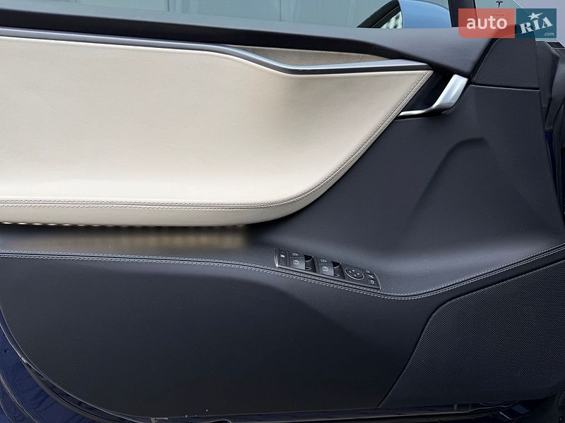 Лифтбек Tesla Model S 2018 в Киеве фото 26 Лифтбек Tesla Model S 2018 в Киеве