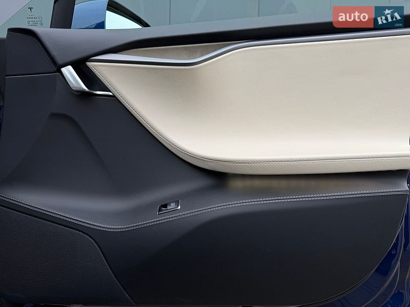 Лифтбек Tesla Model S 2018 в Киеве фото 32 Лифтбек Tesla Model S 2018 в Киеве