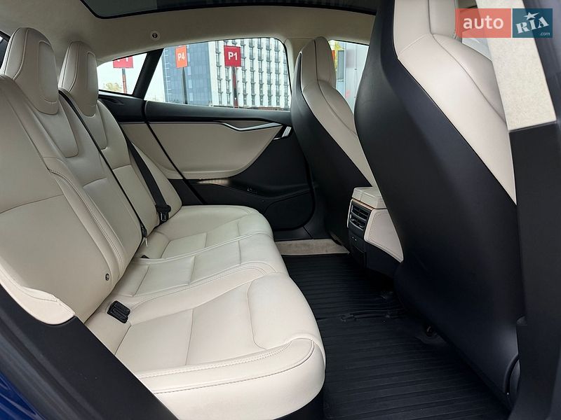 Лифтбек Tesla Model S 2018 в Киеве фото 31 Лифтбек Tesla Model S 2018 в Киеве